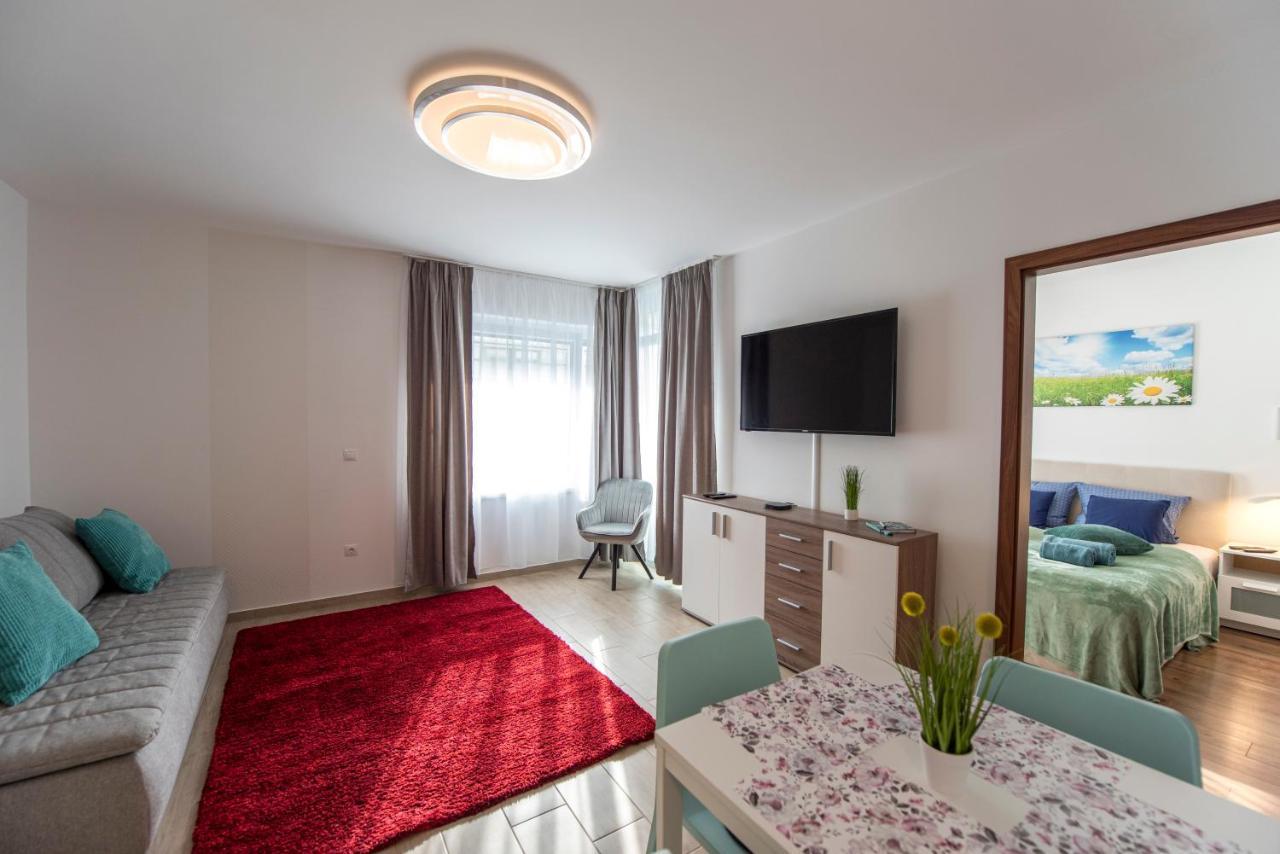 Lovely Apartman- Free Parking Pécs Exterior foto